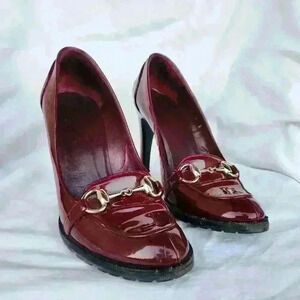 GUCCI Patent Leather Horsebit Buckle Burgundy Pumps Luxury Designer Heels